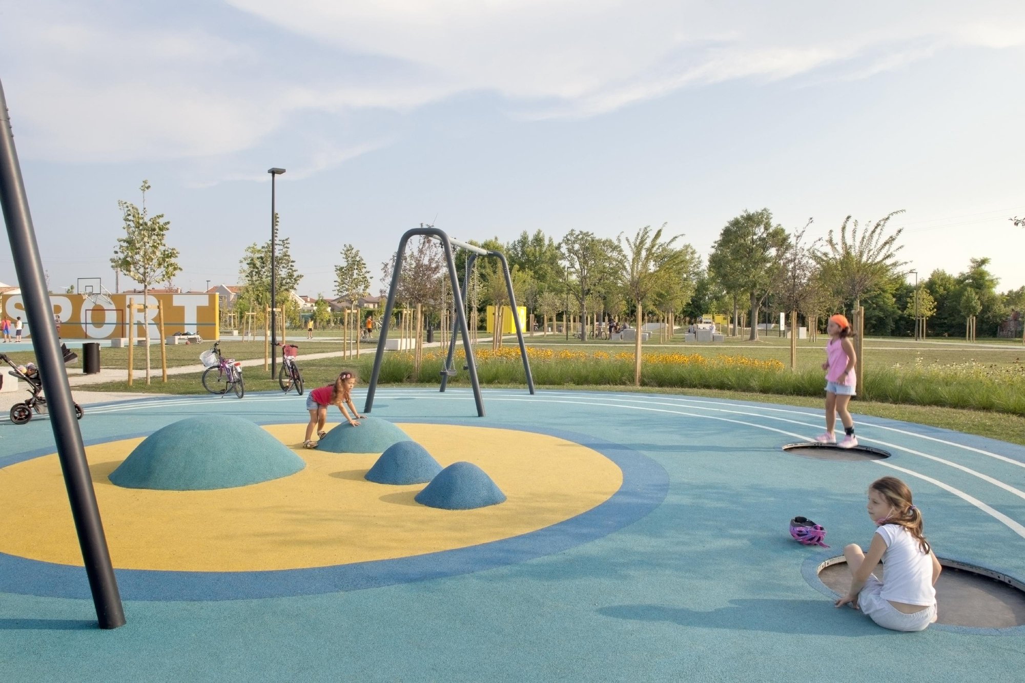 Dive into Paradise: Mide Architetti's Pool Landscape Transforms Parco della Costituzione