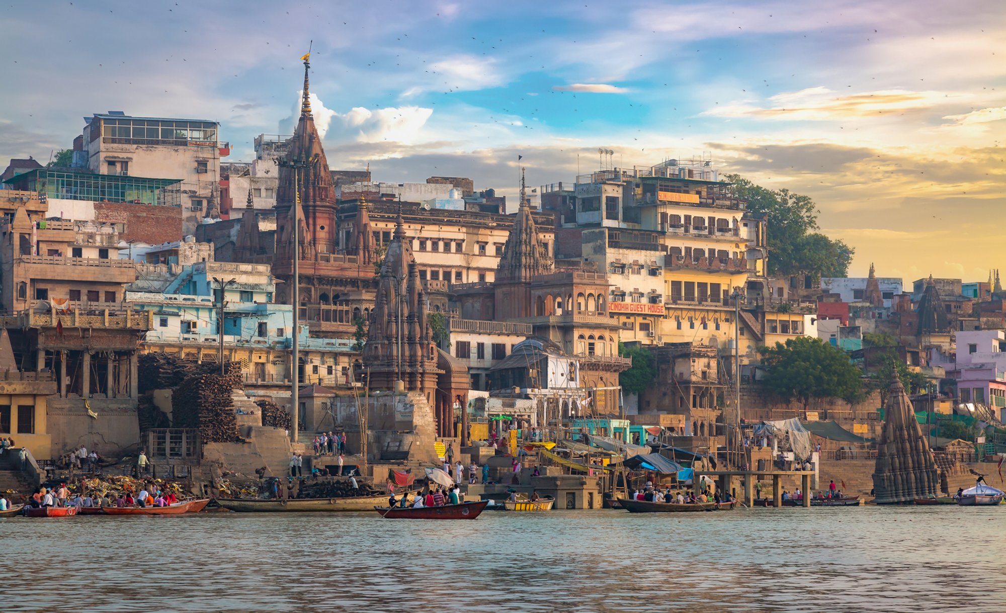 Majestic Adaptability: Unveiling the Transformative Ghats of Varanasi