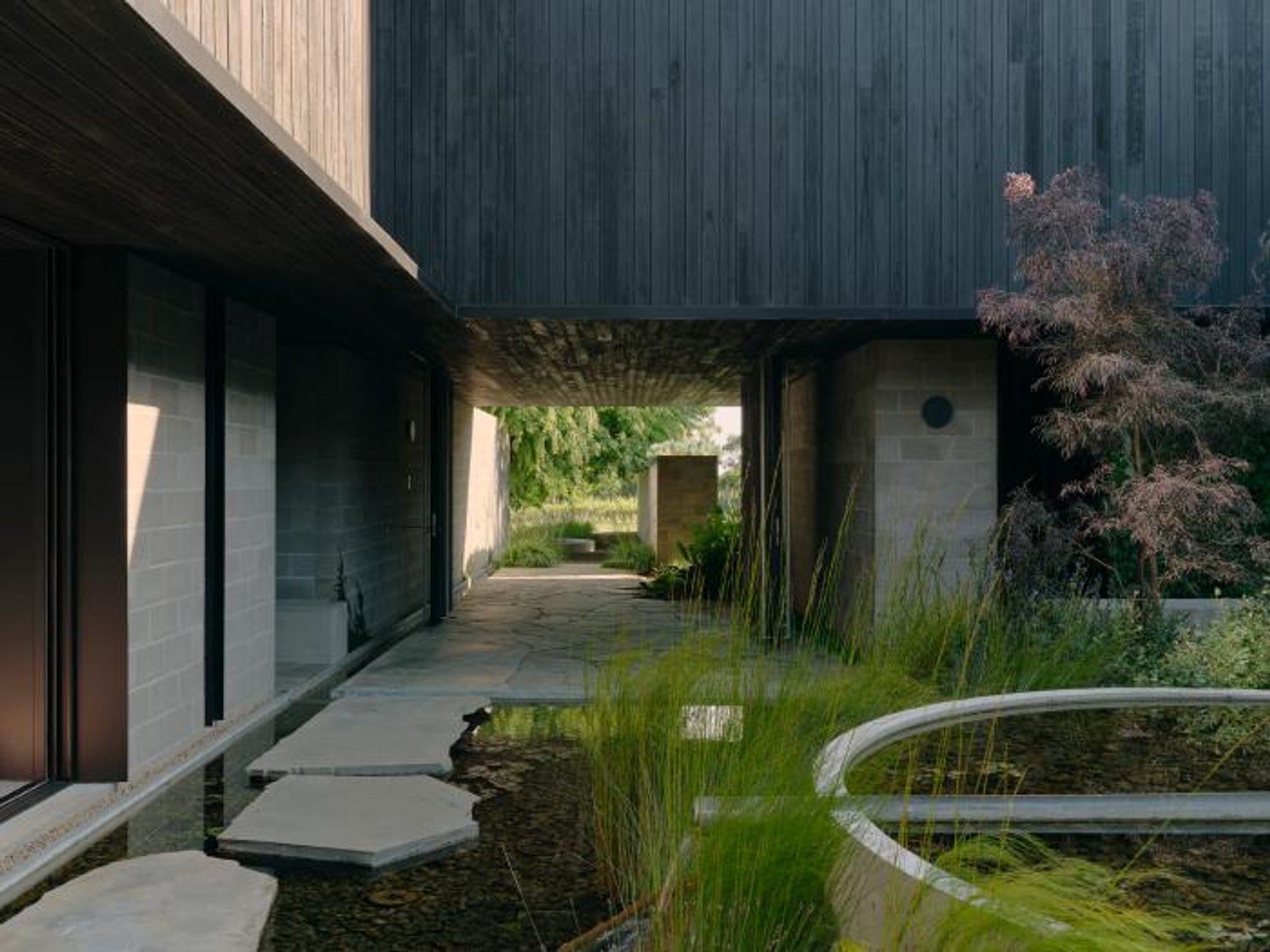 Architectural Harmony Unleashed: Michael Lumby and Nielsen Jenkins' Merricks Farmhouse!