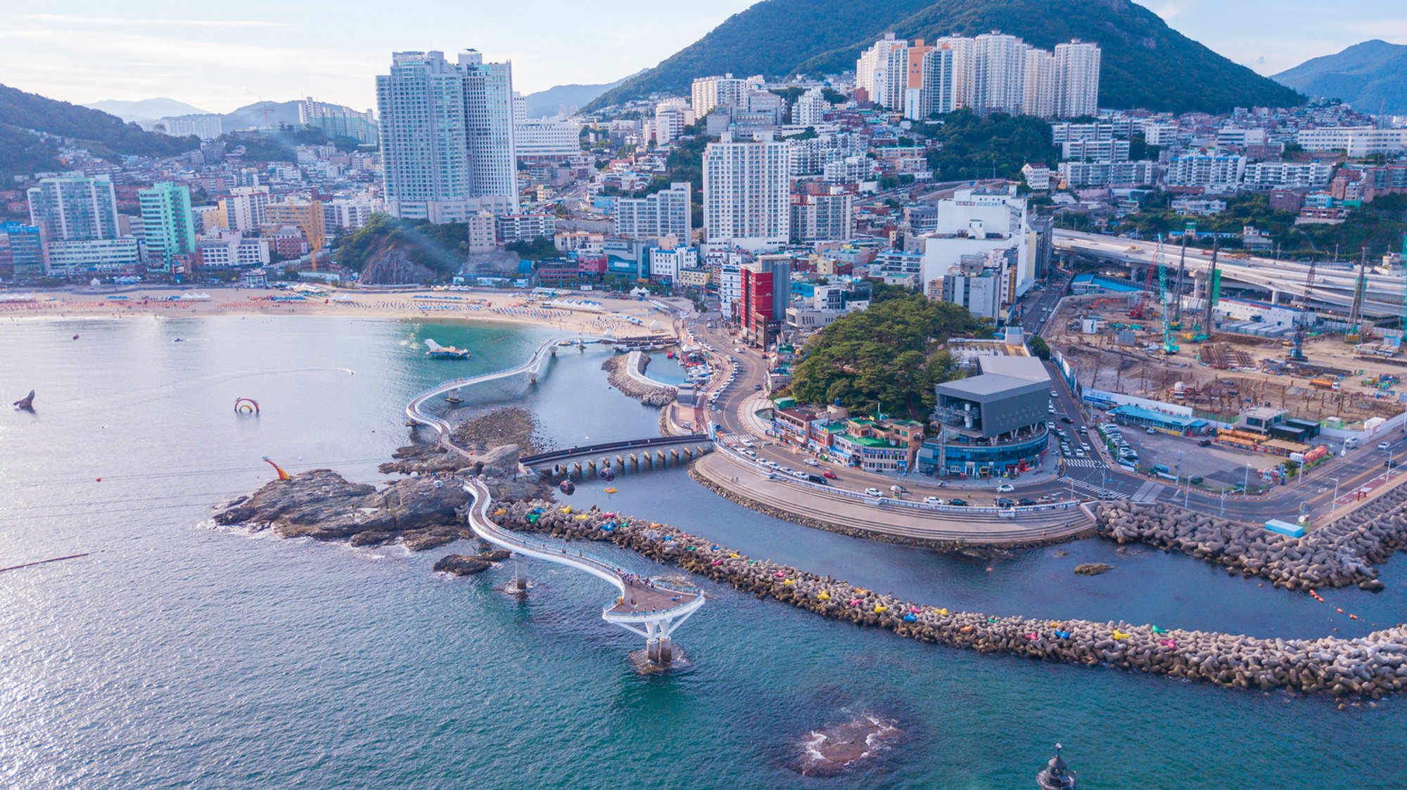 Coastal City Transformation: Exploring the Dynamic Relationship Between Water and Land Reclamation