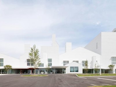 Sculpting Spaces: Exploring the Maruhon Makiart Terrace by Sou Fujimoto Architects