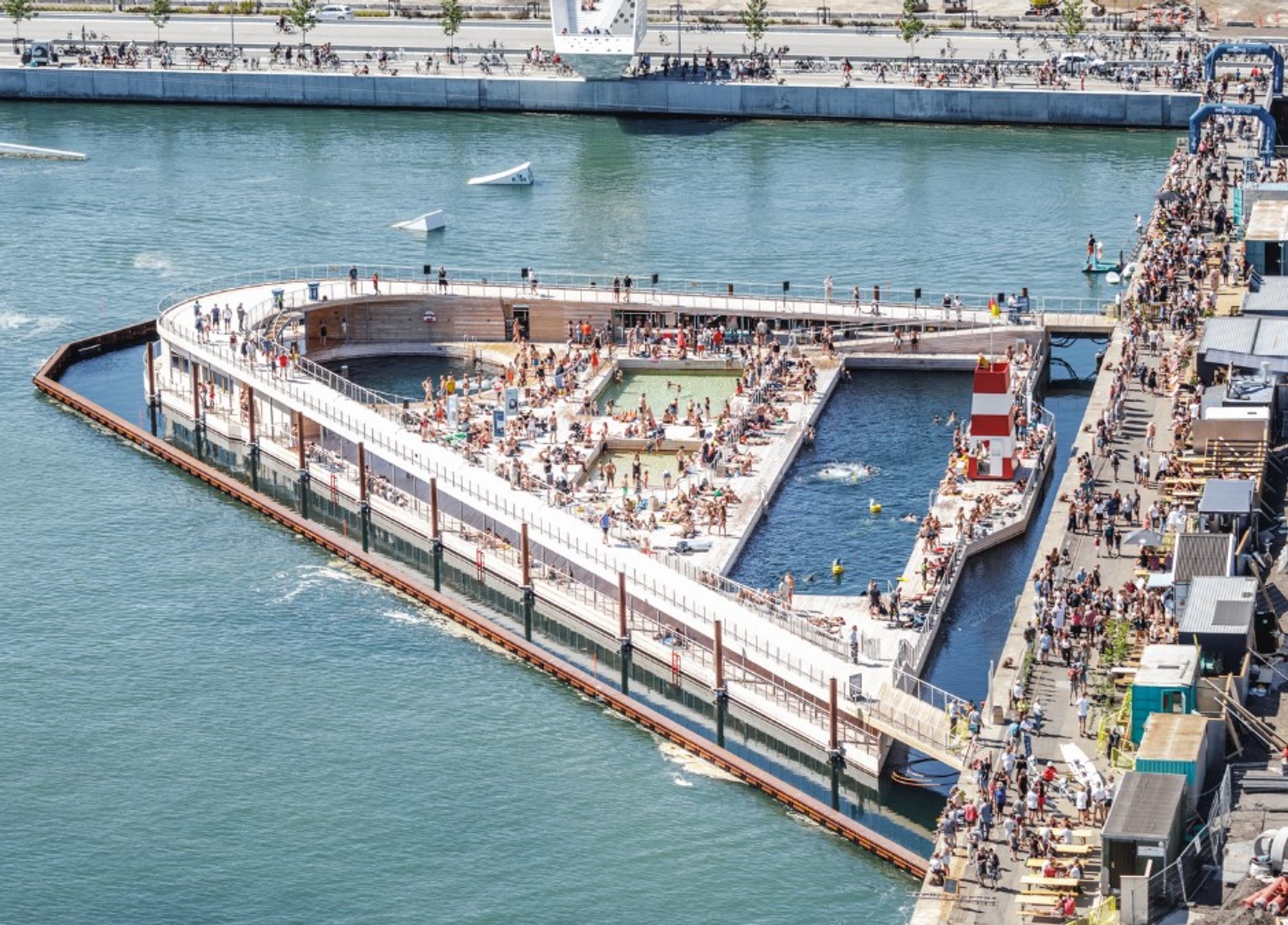 Revitalizing Urban Waterfronts: Innovations Redefining the City-Water Interface