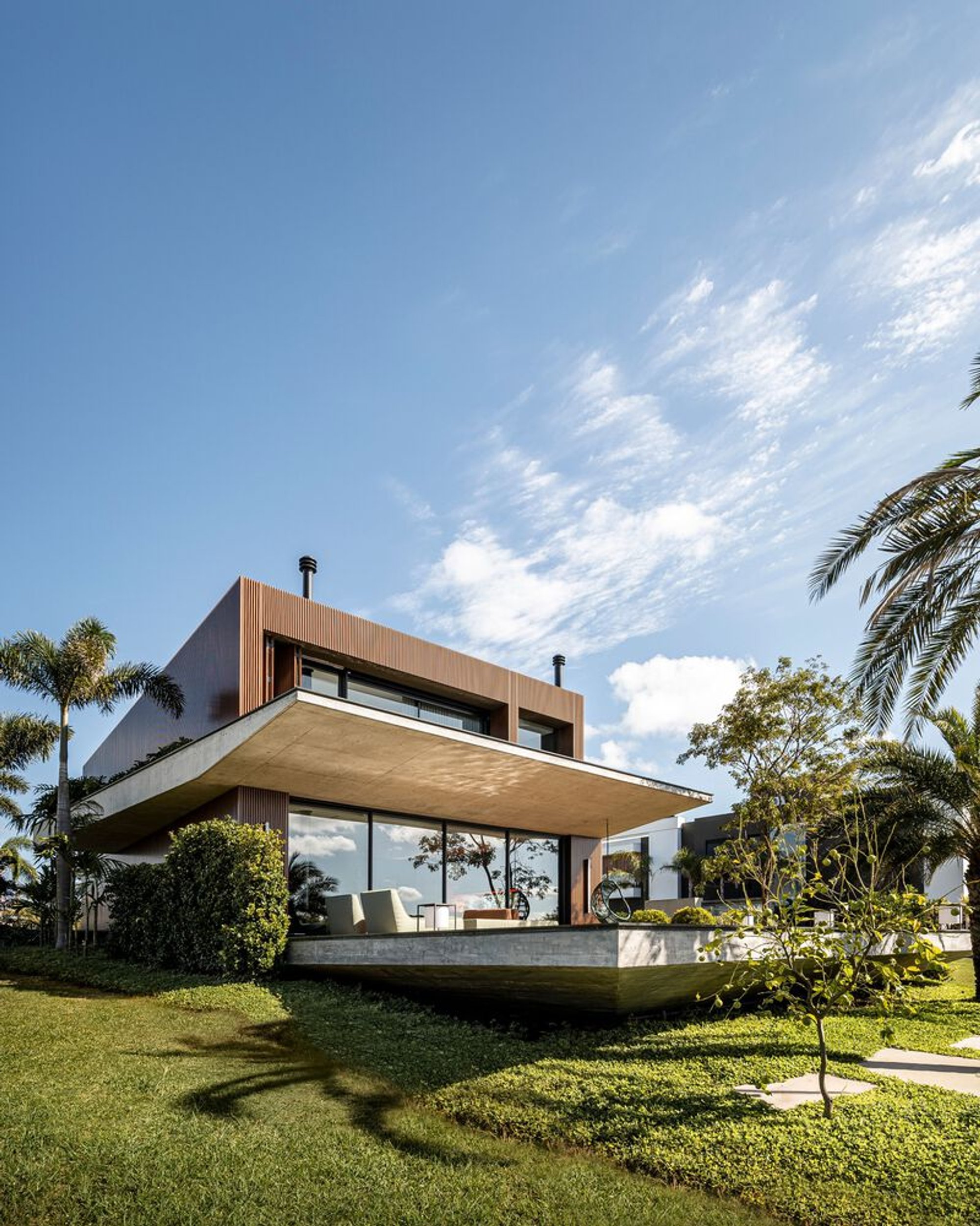 Luxurious Waterside Living: Água House by Stemmer Rodrigues Arquitetura in Eldorado do Sul, Brazil