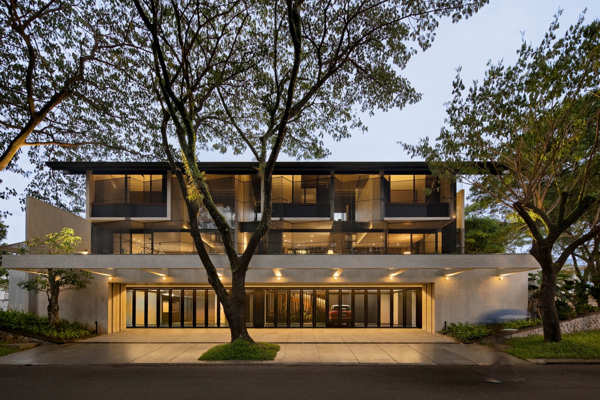Modern Family Residence with Natural Integration in Jakarta: CASA A by Wahana Architects
