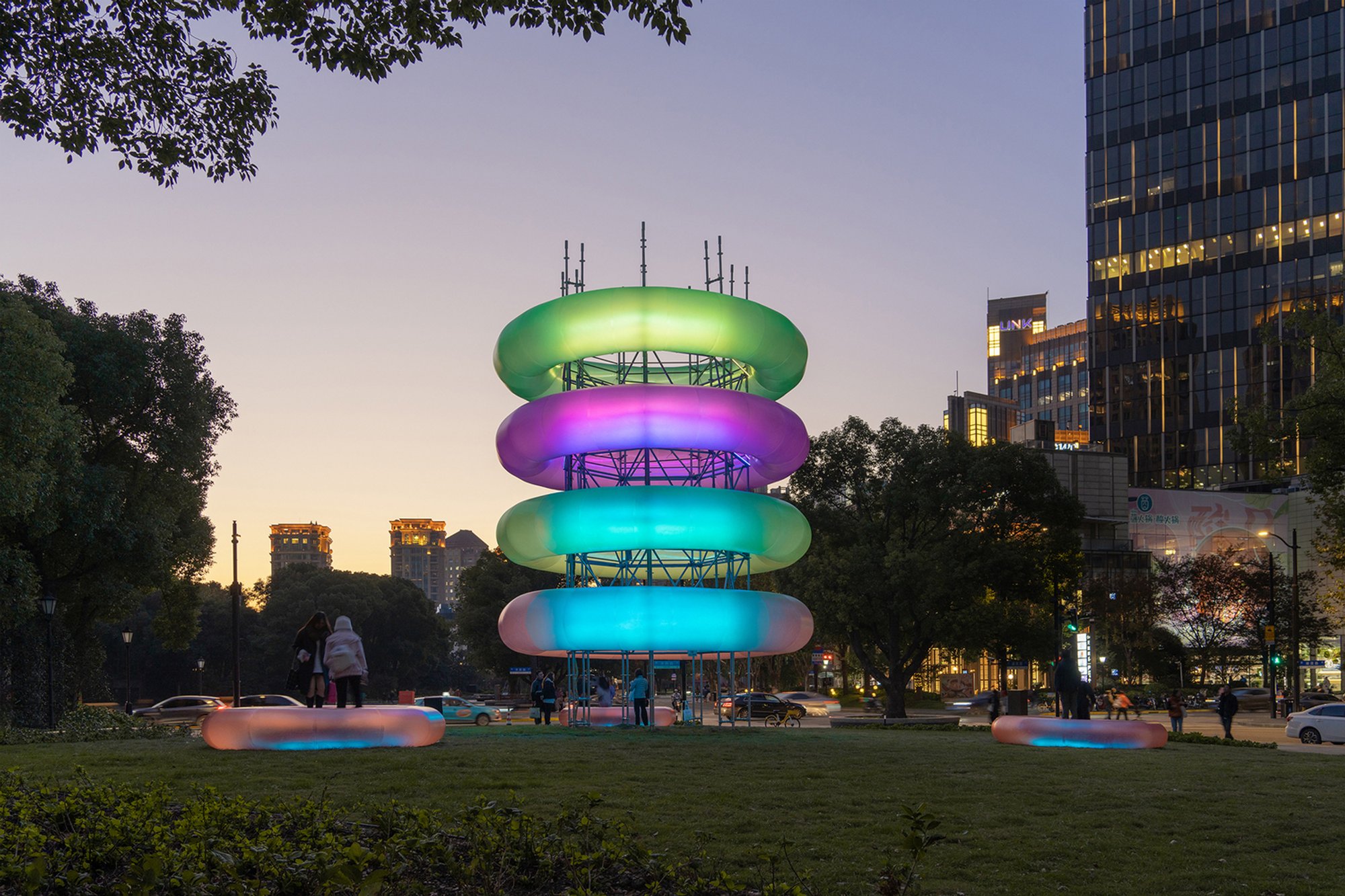 Interactive Public Art Installations: Revitalizing Urban Spaces