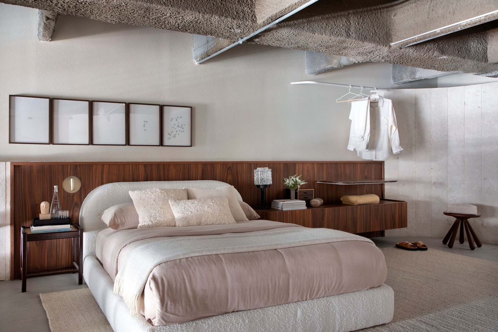 Discovering Serenity in Urban Spaces: Minimalist Interior Design by Ticiane Lima Arquitetura & Interiores