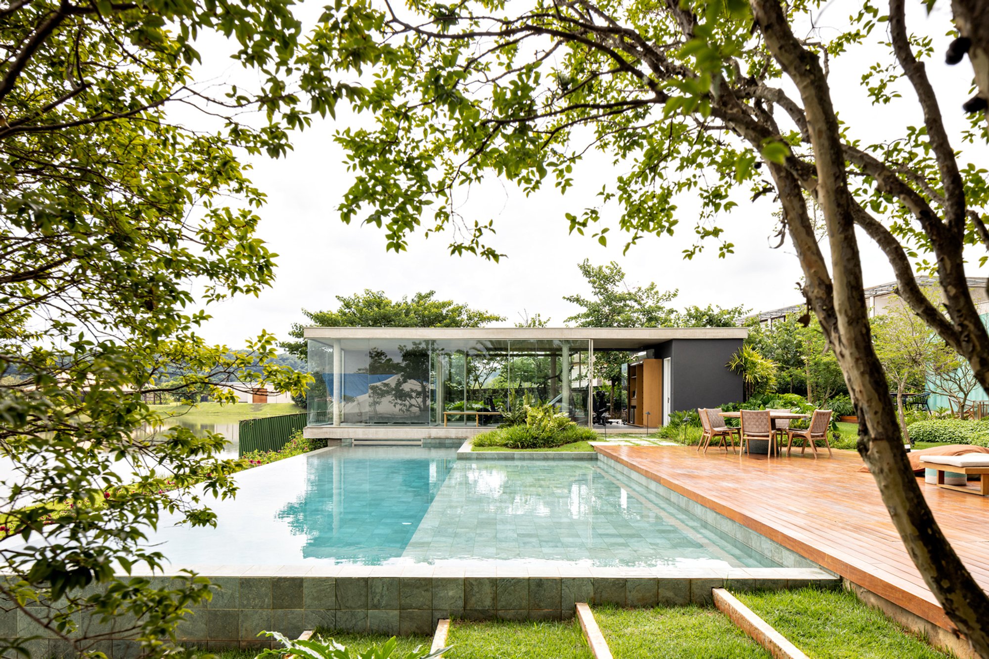 Modern Weekend House Design by FGMF Architects