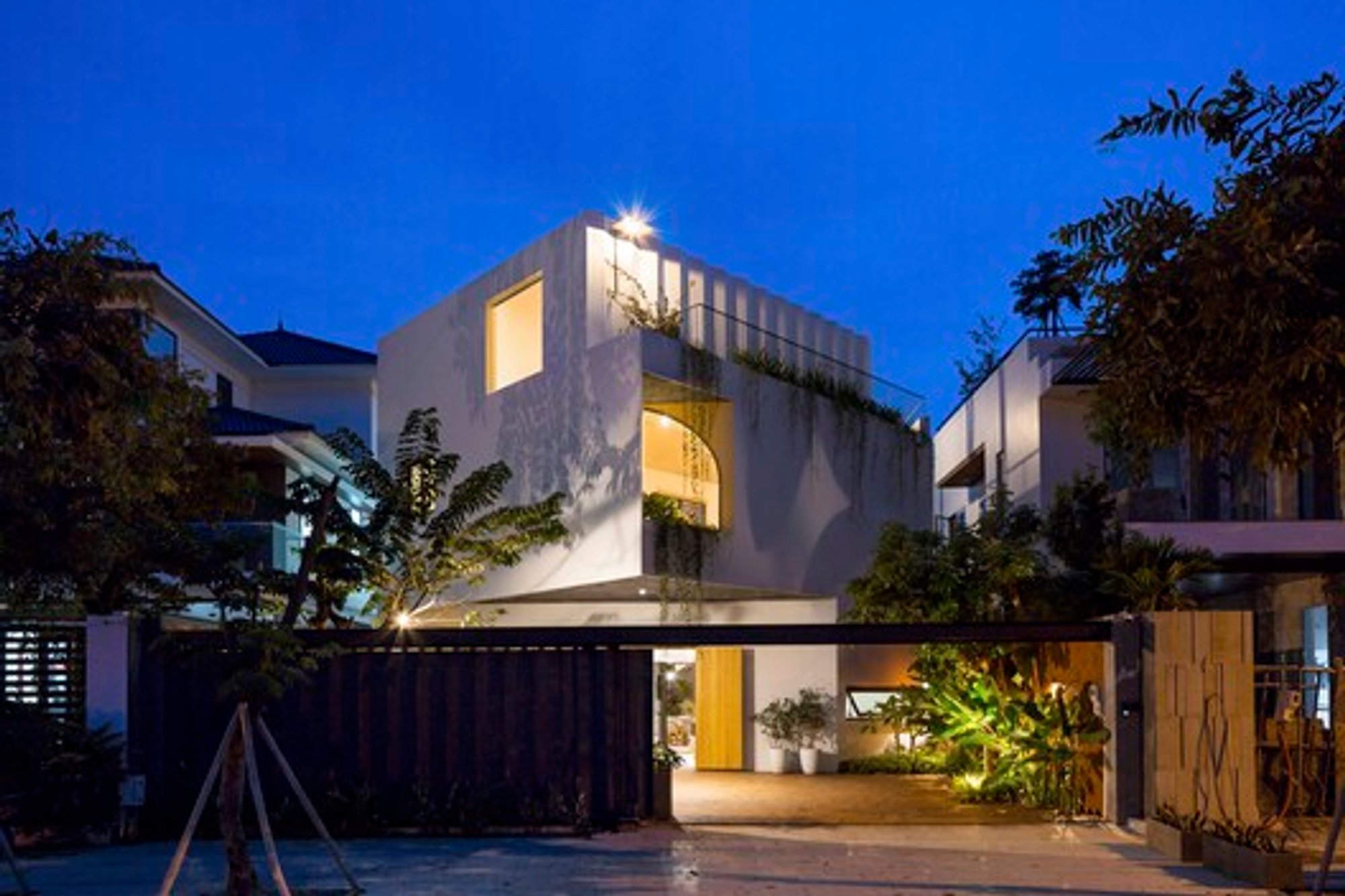 Embracing Innovation: The Allure of the Rotating House by AD+studio in Da Nang, Vietnam