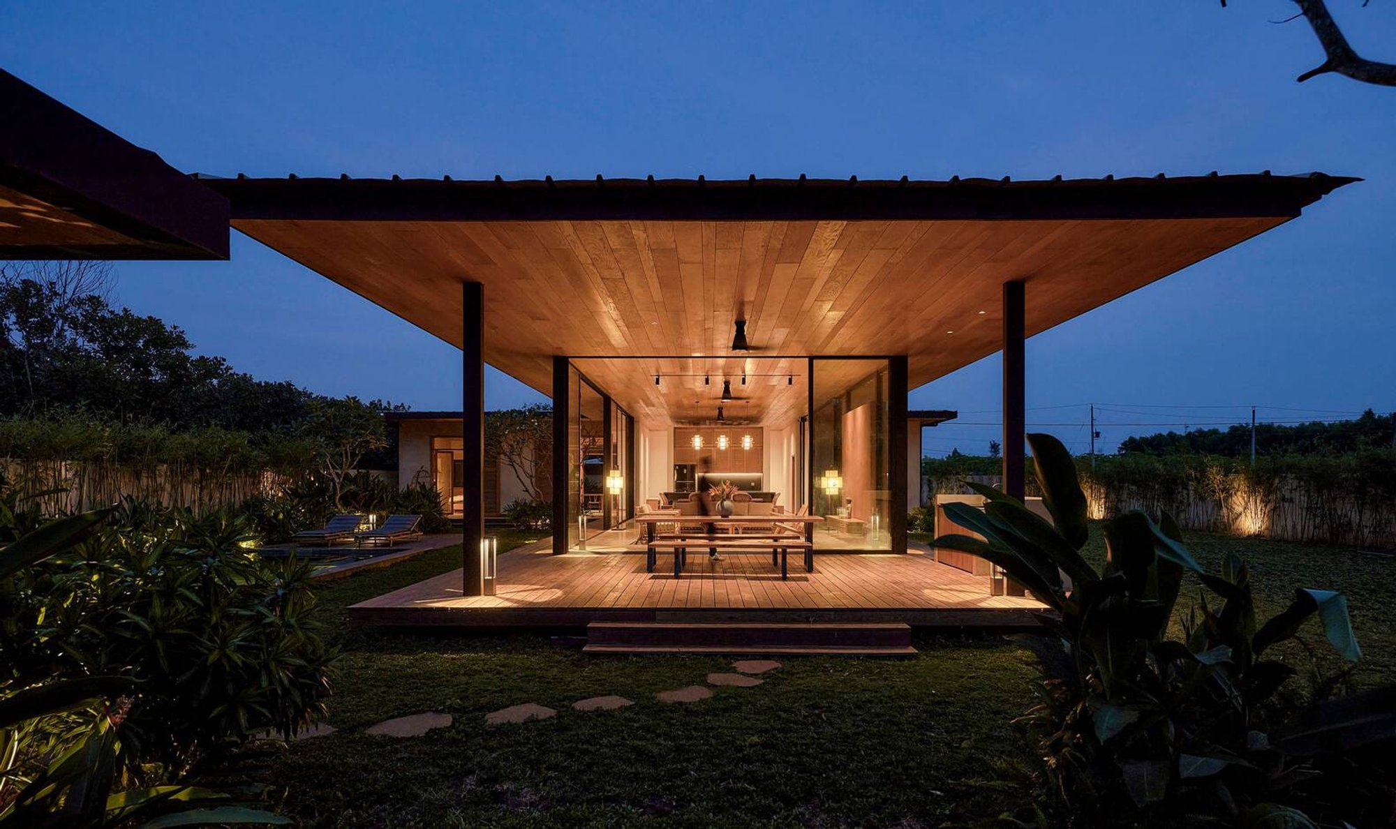 Bioclimatic Tropical Villa Design: The Sustainable Weekend Villa by T3 ARCHITECTS