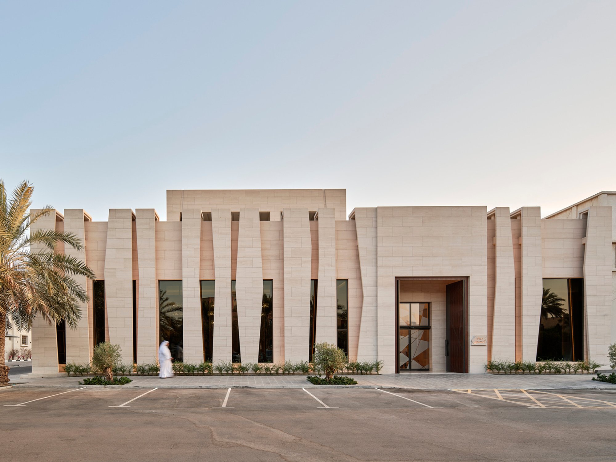 Illuminate Kuwait's Social Hub: AlOsami Diwaniya Unveiled in Faiha