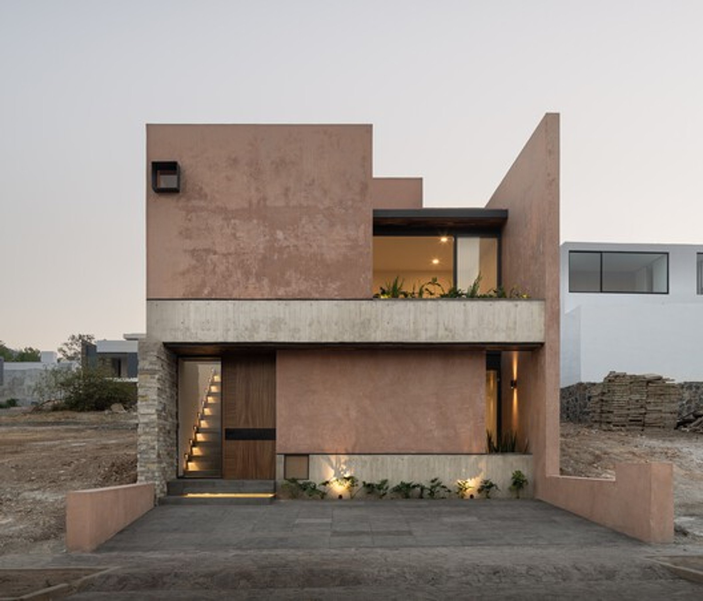 Modern Concrete Homes: Unveiling the Beauty of Monolith House by Infante Arquitectos