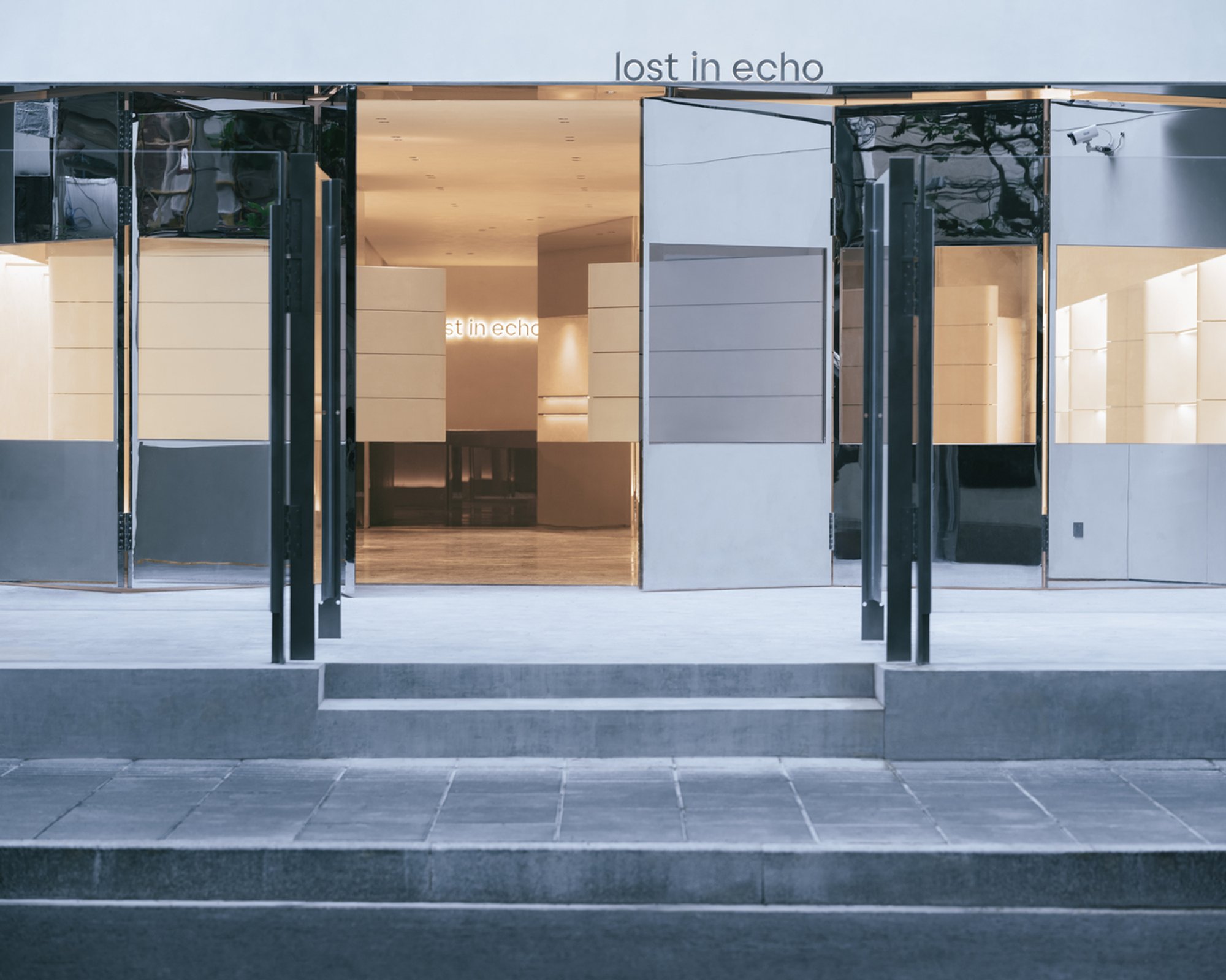 Innovating Retail Spaces: The Architectural Marvel by dongqi Design for "lost in echo"