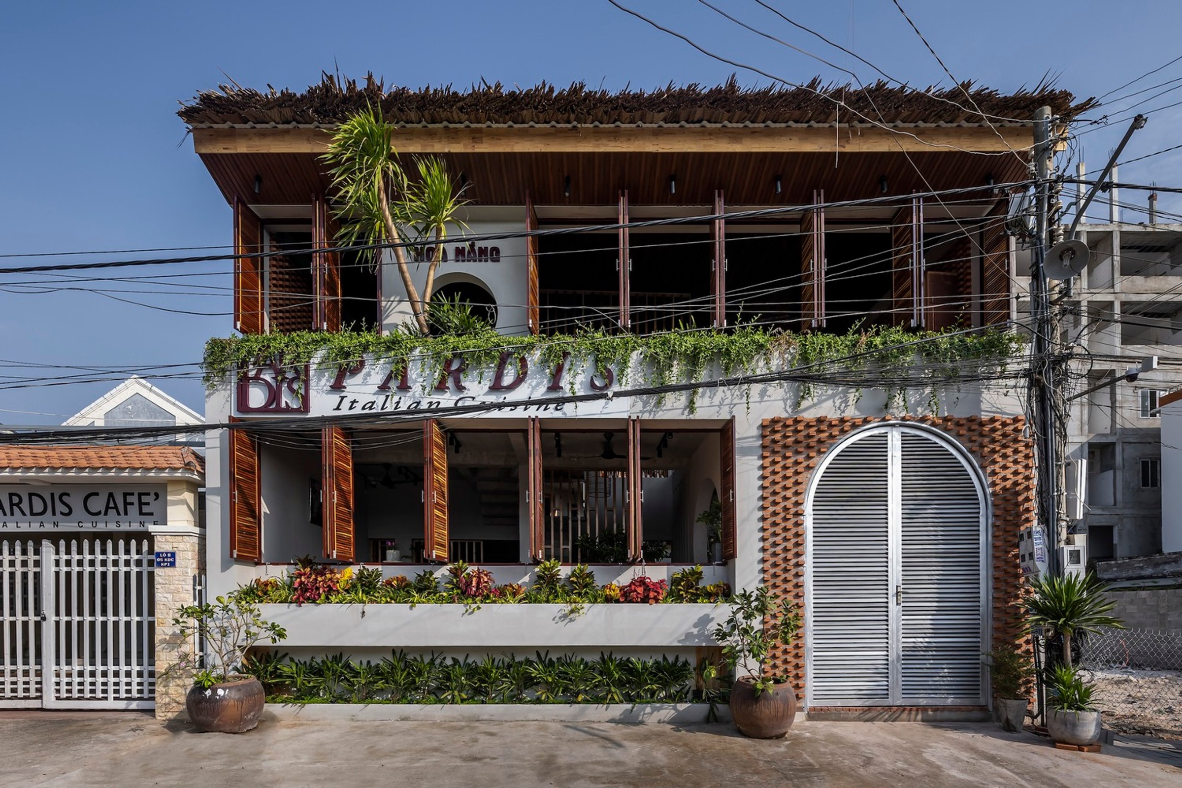 Cultural Fusion Restaurant Design: Blending Memories at PARDIS Restaurant and Cafe