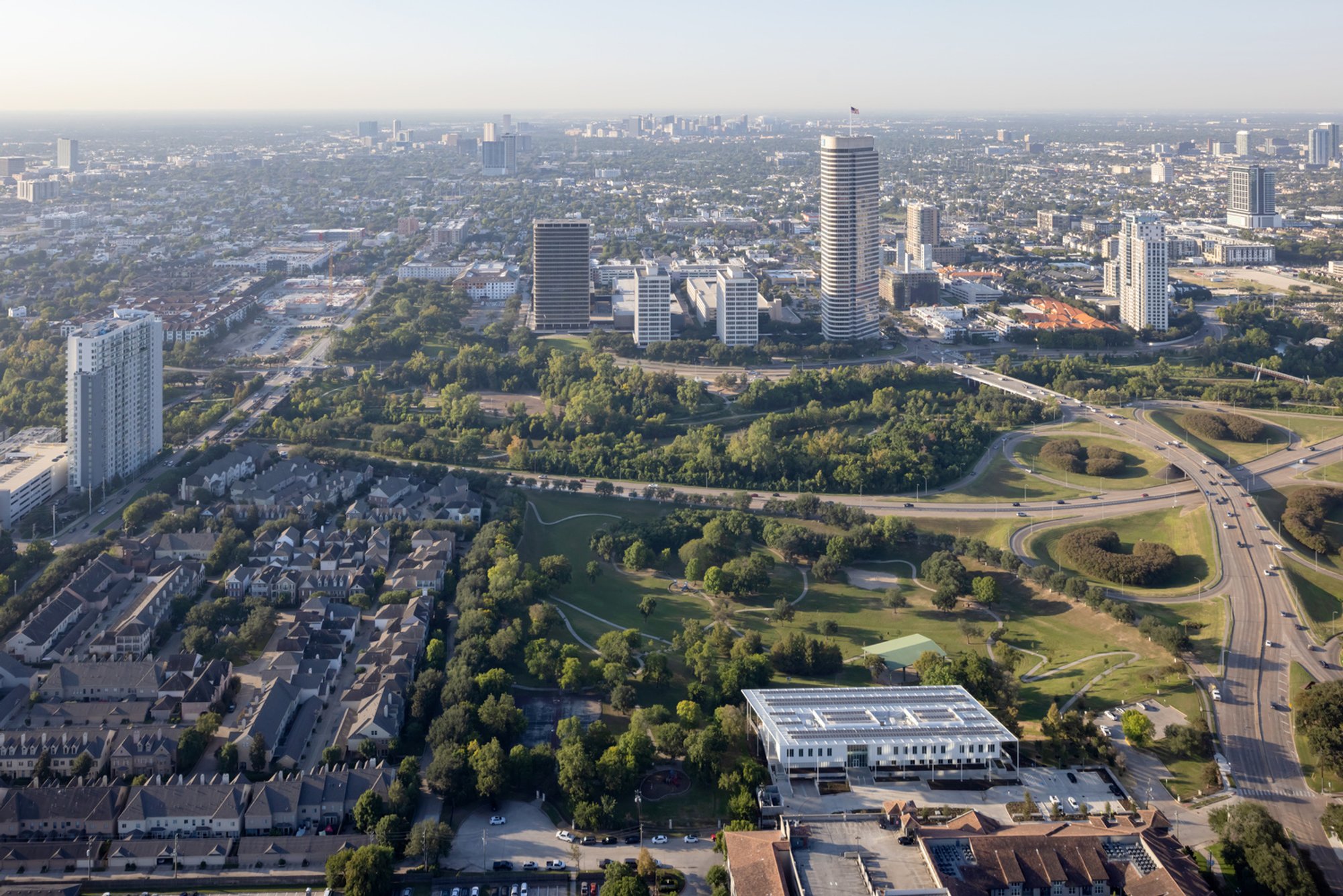 Sustainable Office Building Design: Houston Endowment Headquarters by Kevin Daly Architects + PRODUCTORA