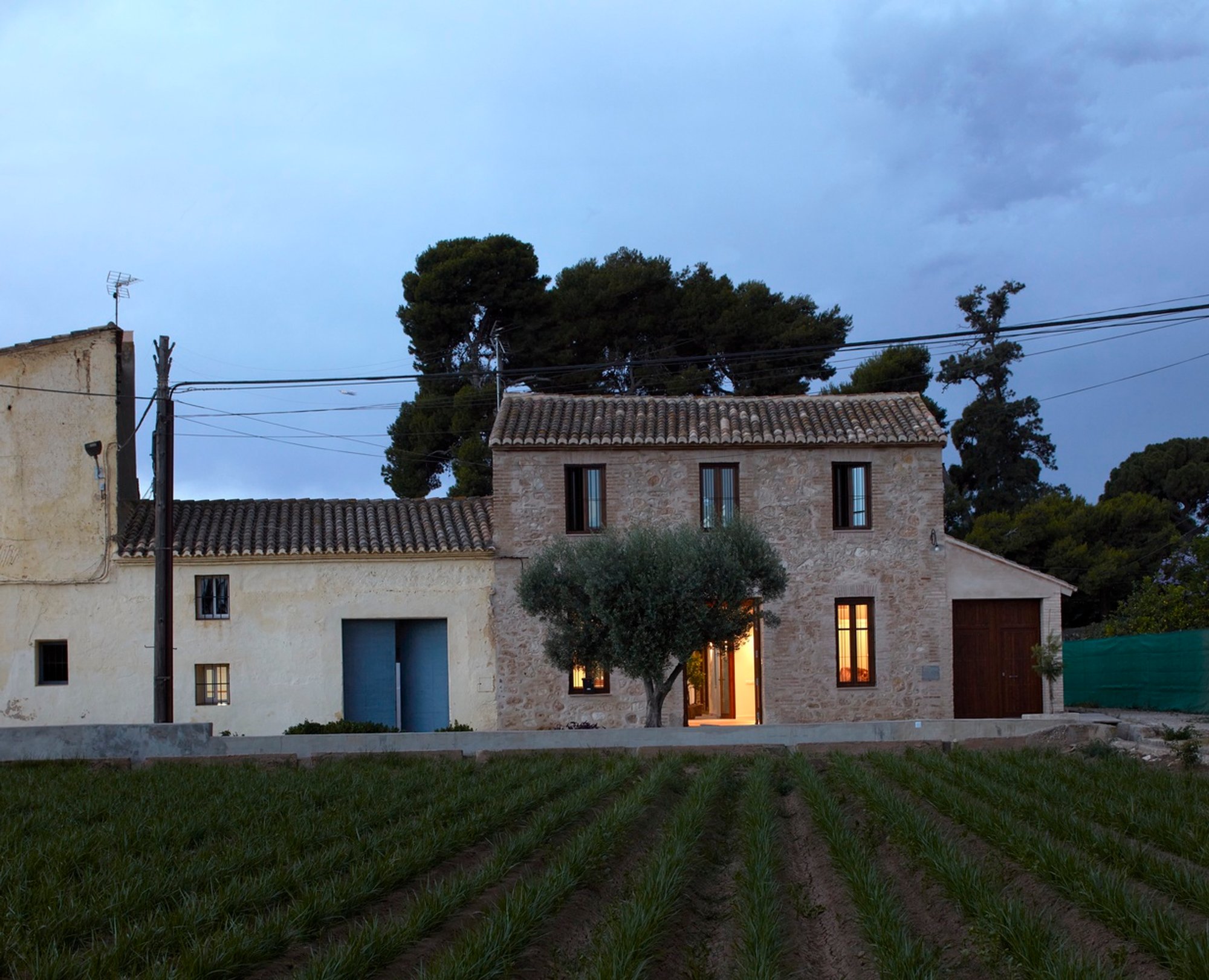 House Refurbishment Alquería: A Harmonious Blend of Tradition and Modernity
