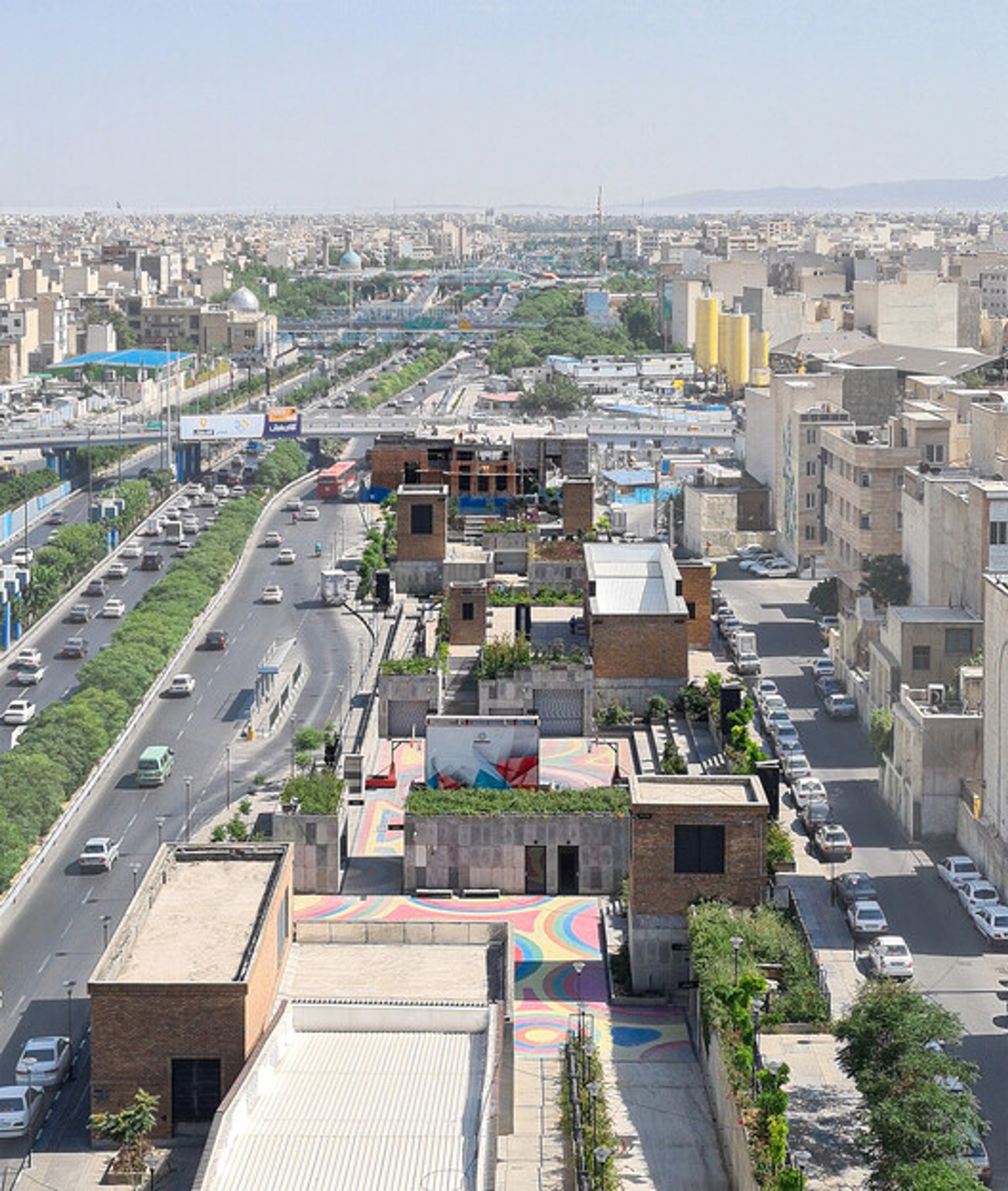 Biryanak Metro Plaza: An Urban Oasis Amidst Tehran's Bustle