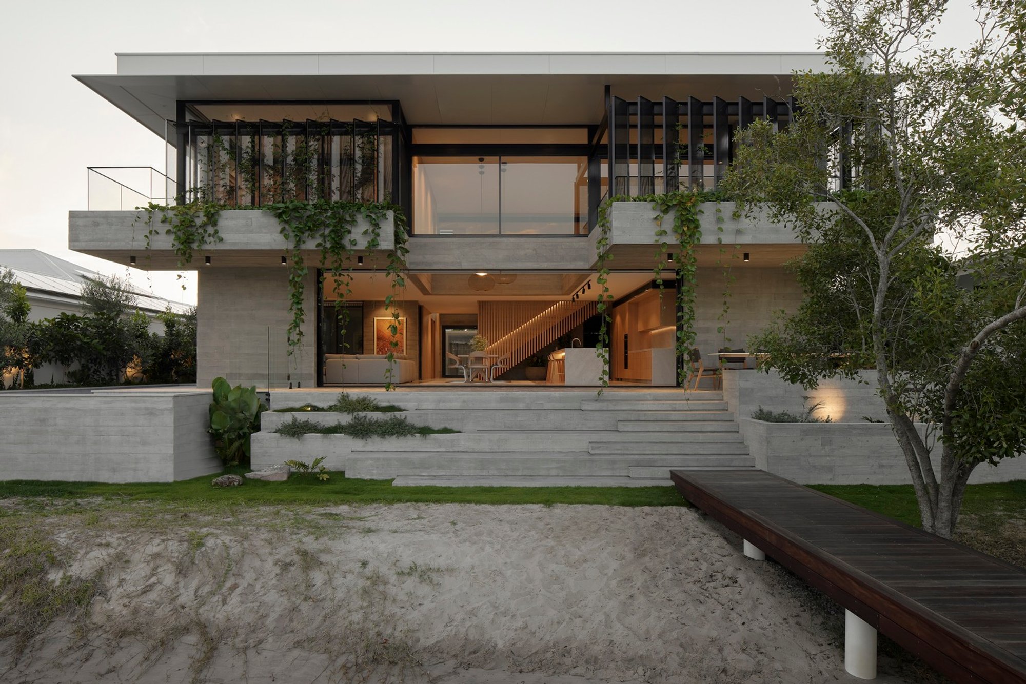 Modern Riverfront Homes in Australia: A Deep Dive into Sjøhavn House by Lightbody Architects