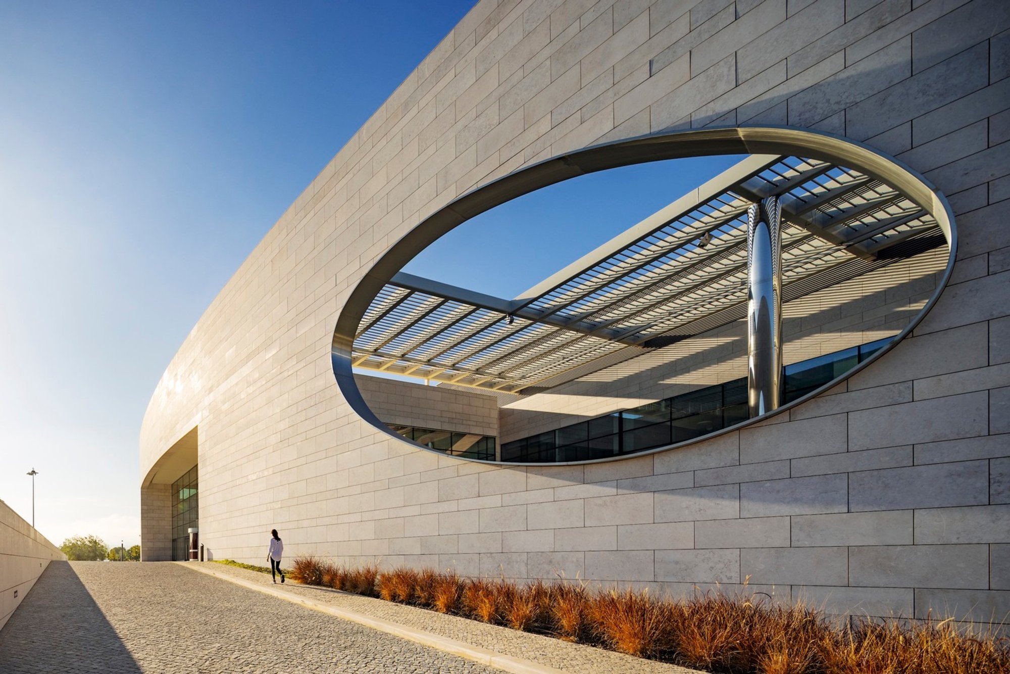 Integrating Hope and Healing in Pancreatic Cancer Centre Architecture: The Botton Champalimaud Case Study