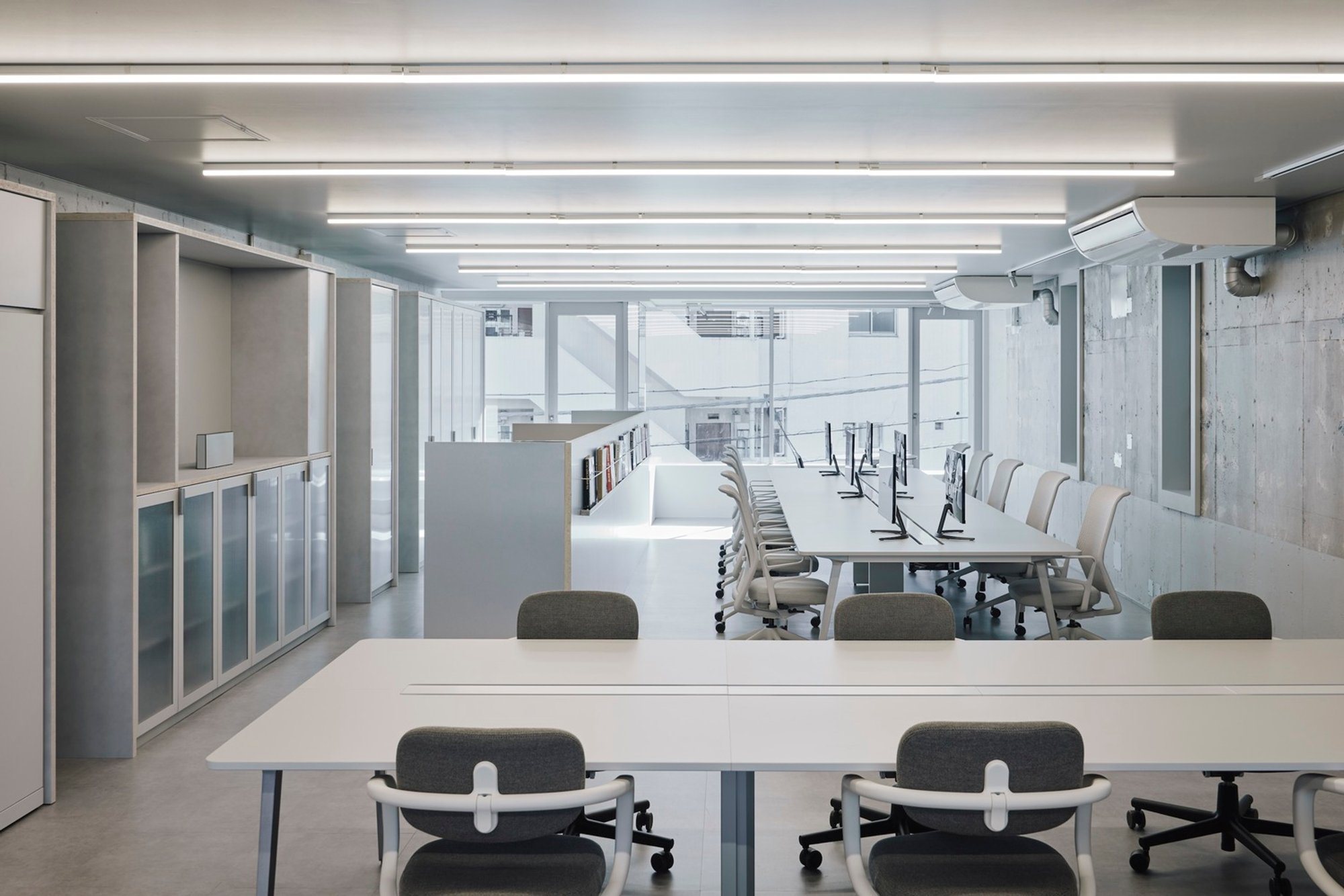 Modern Office Design in Shibuya: Transforming KYOYA Office by SAKUMAESHIMA