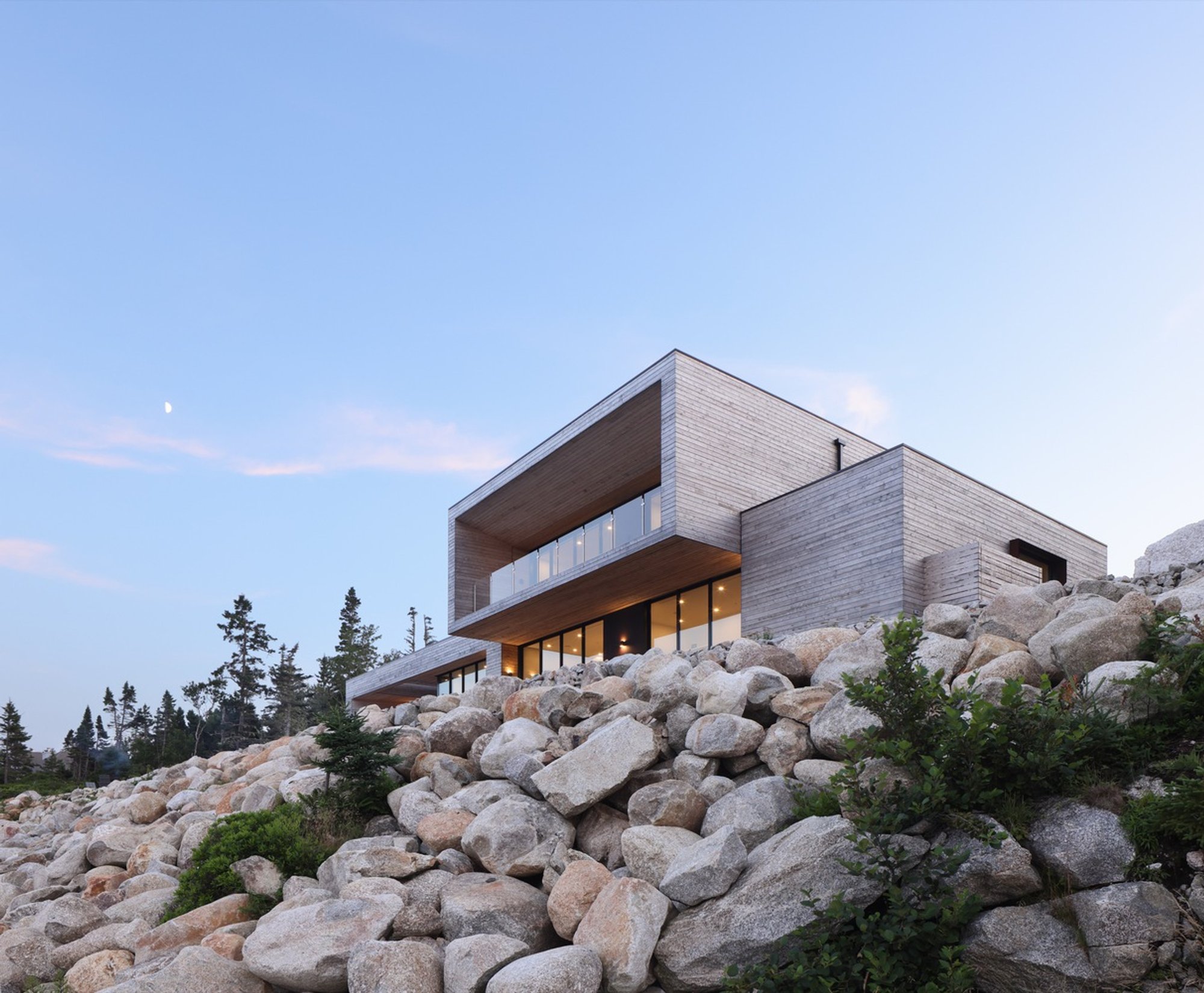 Coastal Architecture Design: The Rockbound House by Omar Gandhi Architect