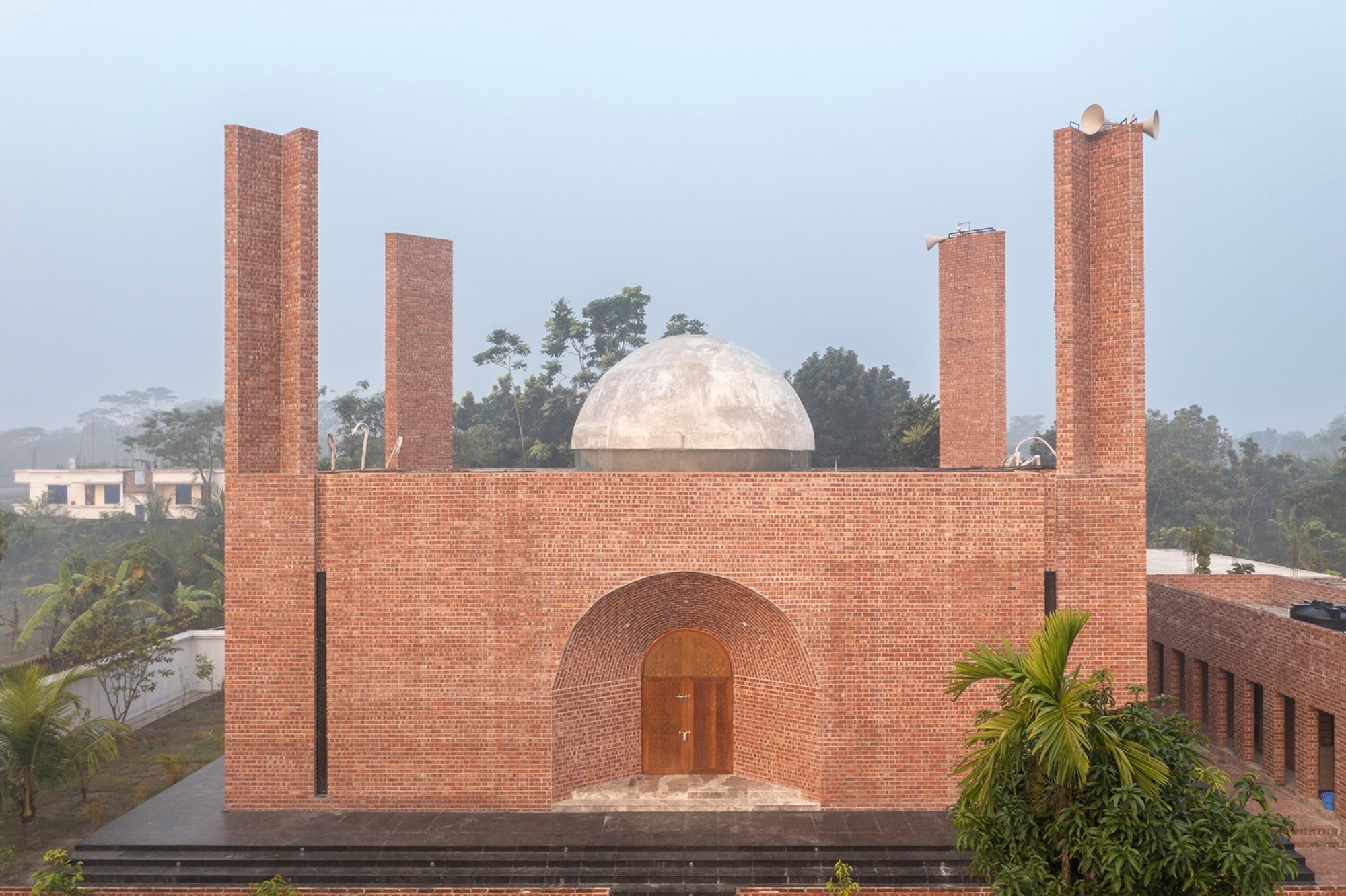 Modern Mosque Design in Bangladesh: A Closer Look at Bait Ur Raiyan Mosque