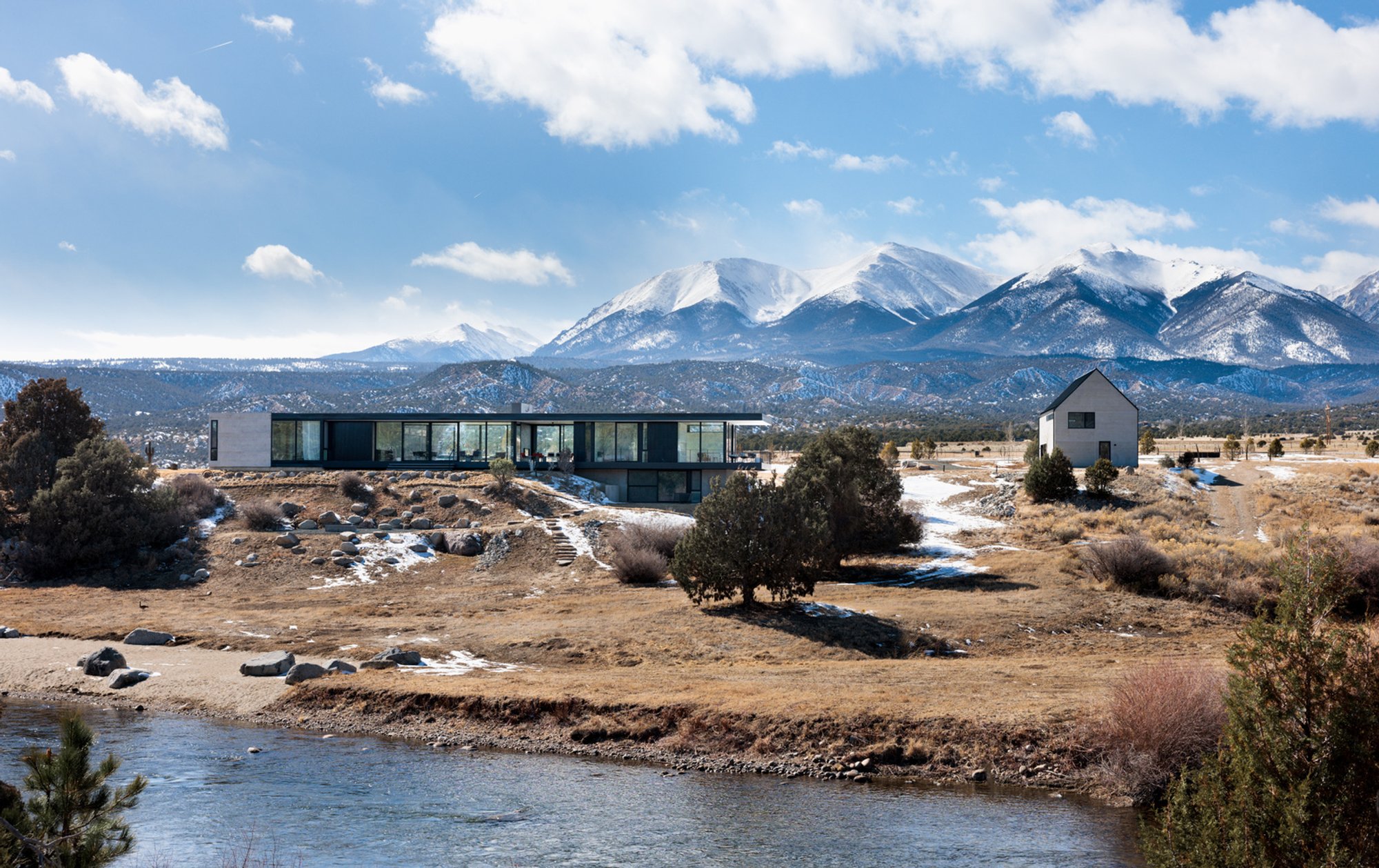 Rivers Edge: A Masterpiece of Mountain View Homes Design