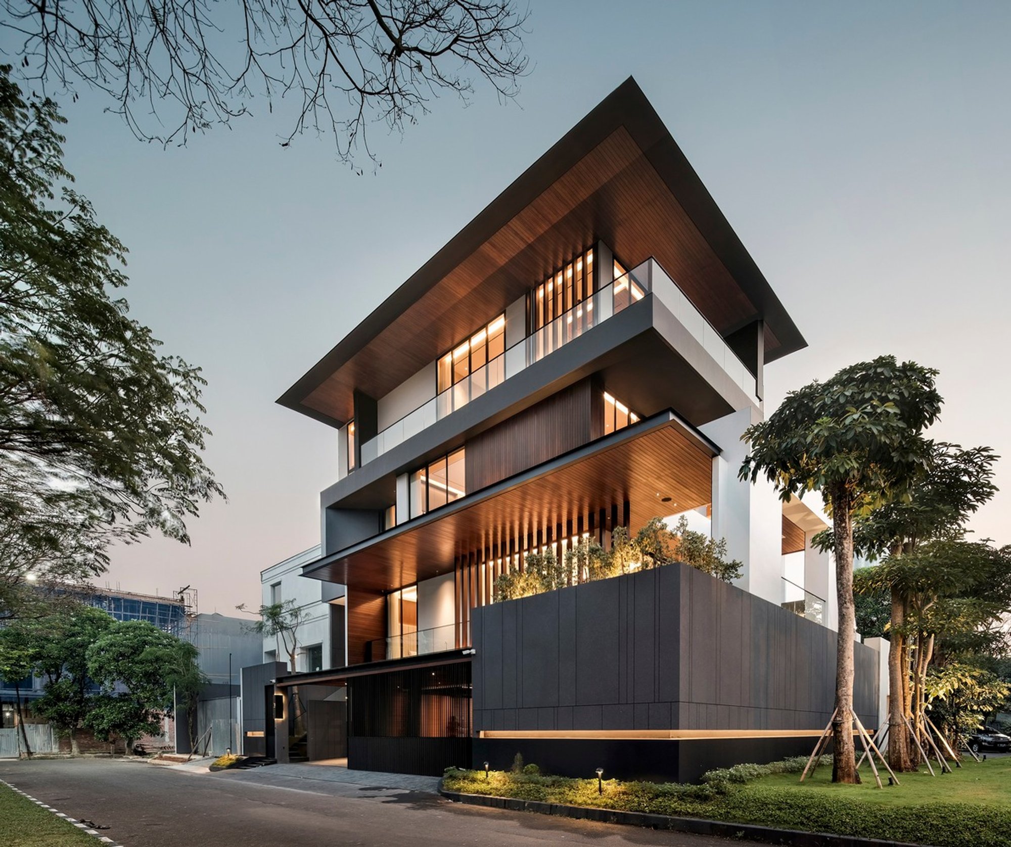Innovative Residential Architecture in Jakarta: A Closer Look at R+J House by DP+HS Architects
