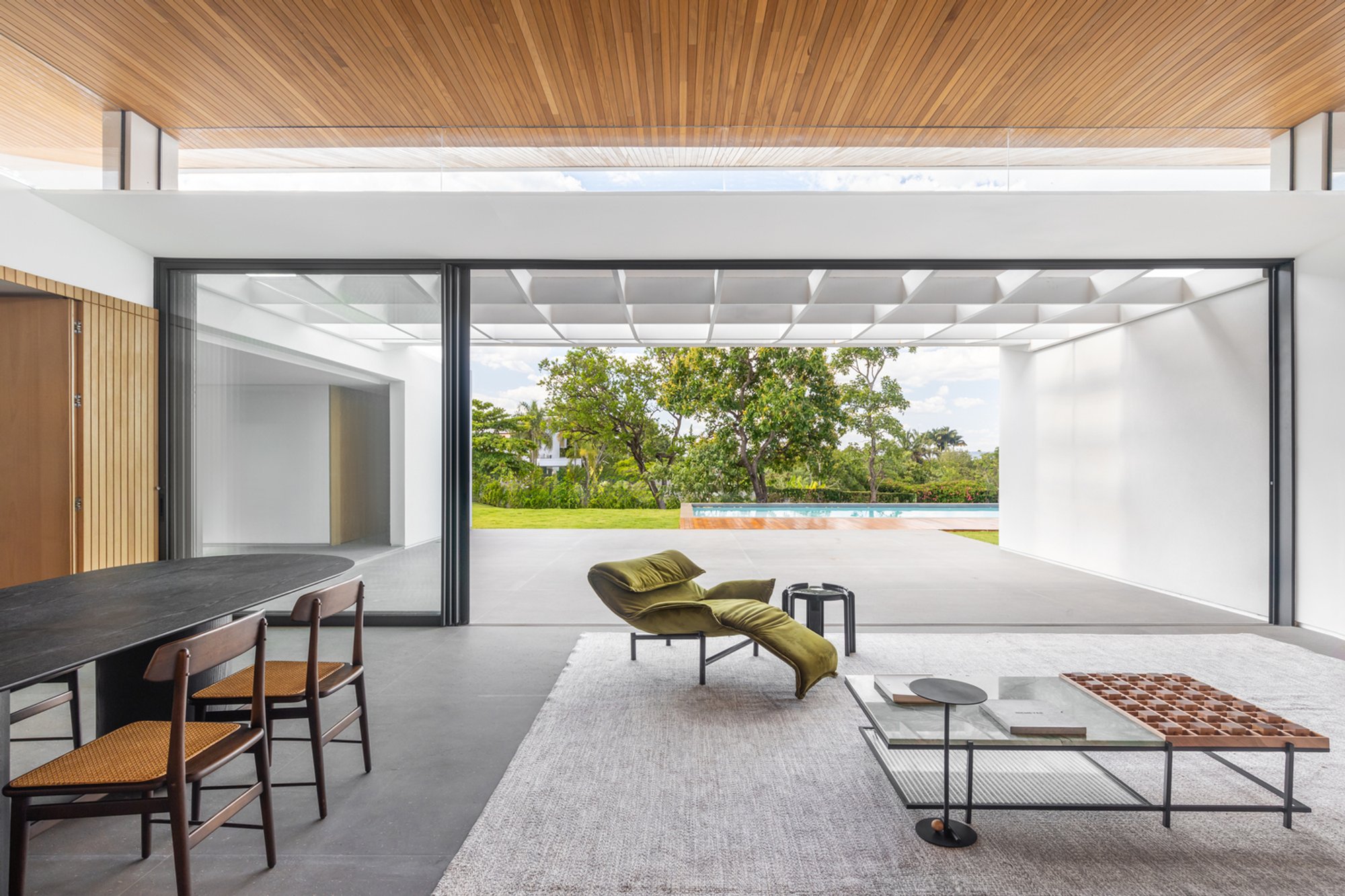 Sustainable Architecture in Brasília: Unveiling the RRD 03 House by Paulo Henrique Paranhos