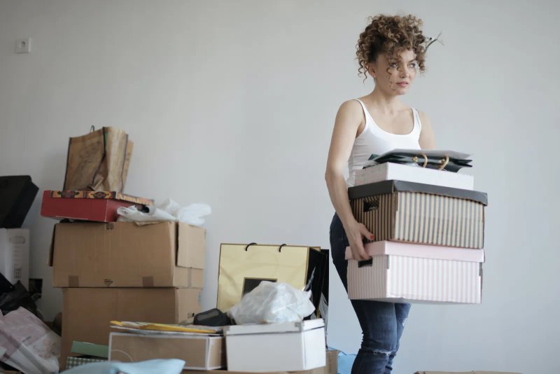 Having too much stuff is another mistake according to Feng Shui. Andrea Piacquadio / Pexels