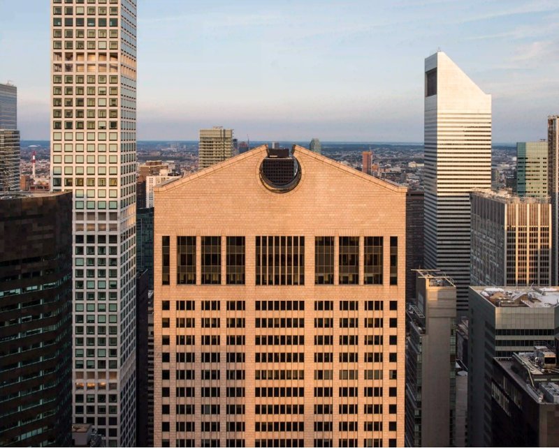 550 Madison's distinctive "Chippendale" top. Photo © Alex Fradkin