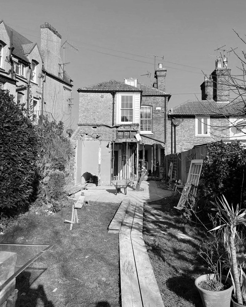 Work begins on house with one column