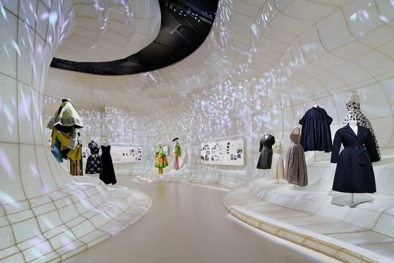 Christian Dior: Designer of Dreams, Exhibition view of “Dior and Japan”. Photography by Daici Ano, Courtesy Dior.