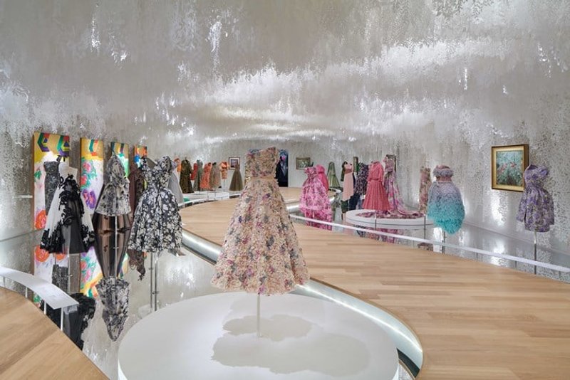 Christian Dior: Designer of Dreams, Exhibition view of “Dior and Japan”. Photography by Daici Ano, Courtesy Dior.