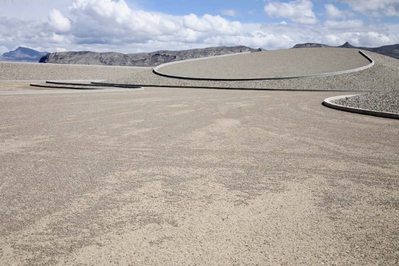 © Michael Heizer. Courtesy of the artist and Triple Aught Foundation. Photo: Mary Converse