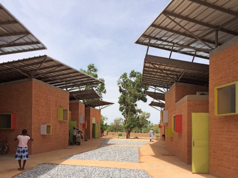 Surgical Clinic in Léo. Ph © kere-architecture