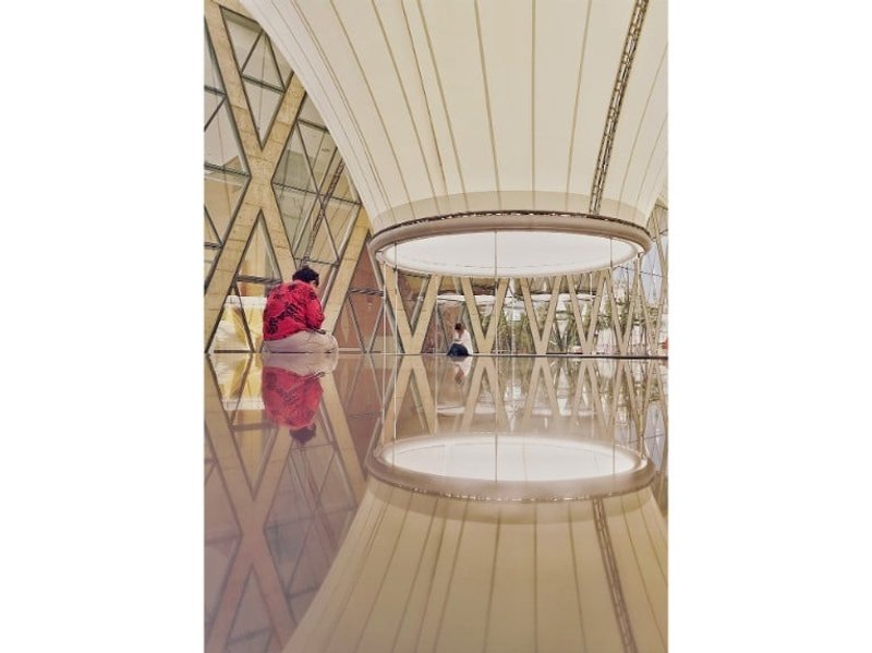 - Resting People by Wang Chien-Po (Huawei)