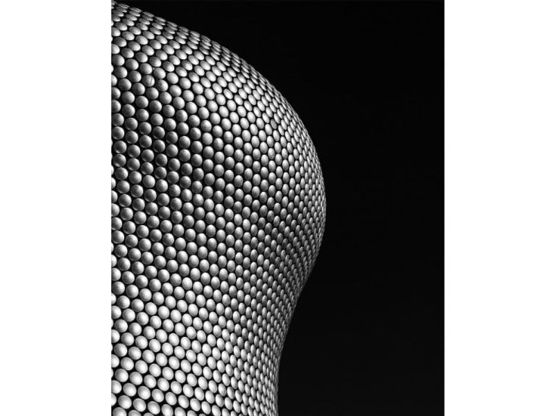 - Curves by Hishan Mansoor (iPhone 8Plus)