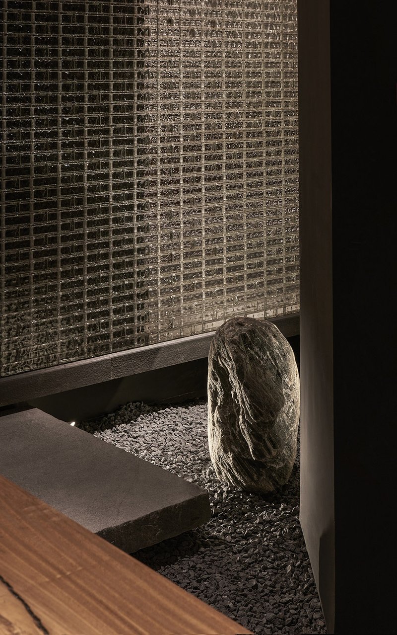 The landscape created in the gap © Ruijing Photo