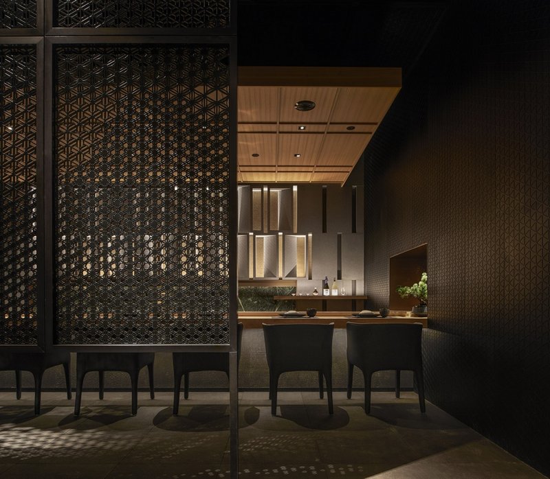 Entrance of the sushi bar area © Ruijing Photo