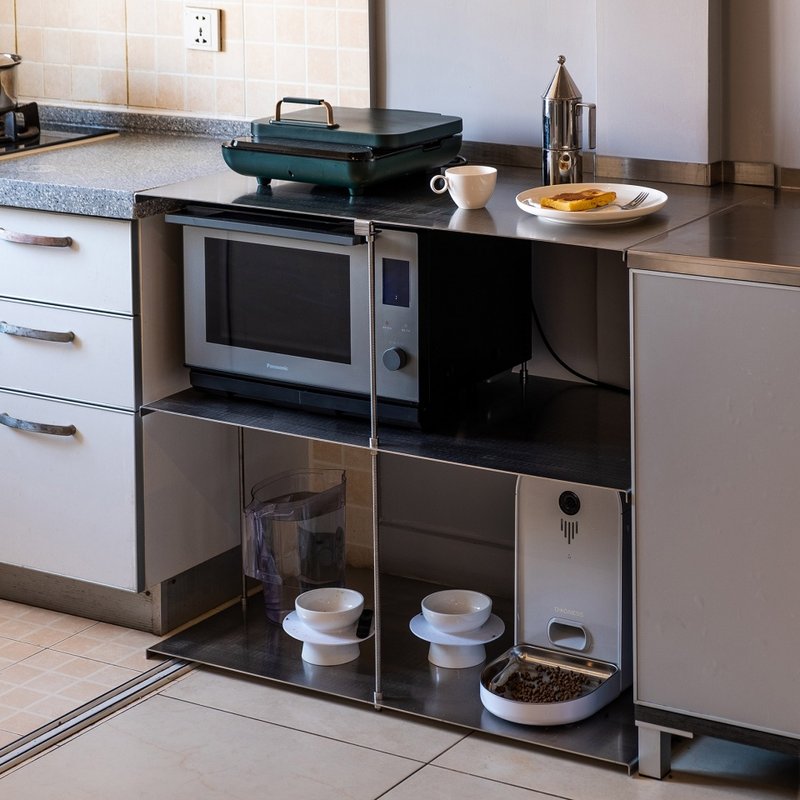 Stainless steel cabinet details © Houshi Architecture