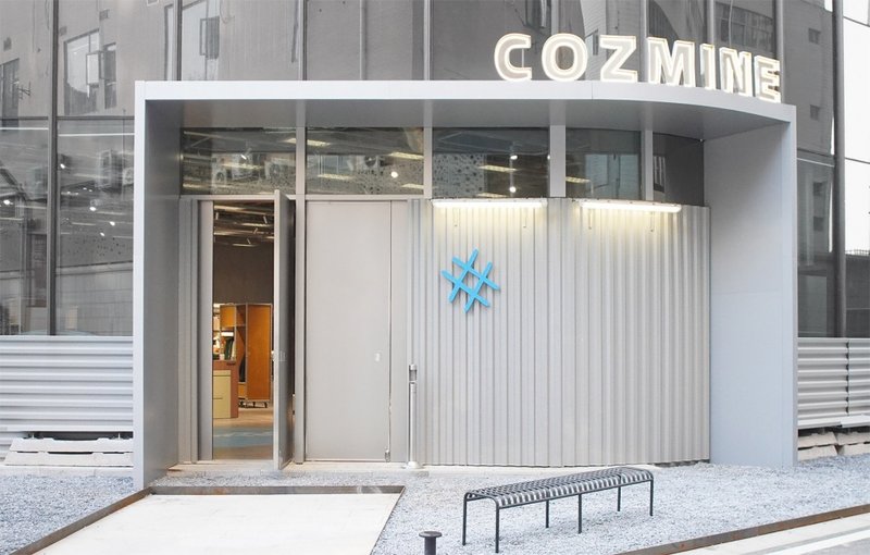 Store appearance © WHY WOULD