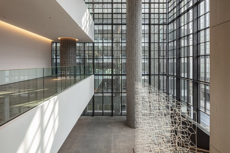 Looking from the second floor to the first floor © Satoshi