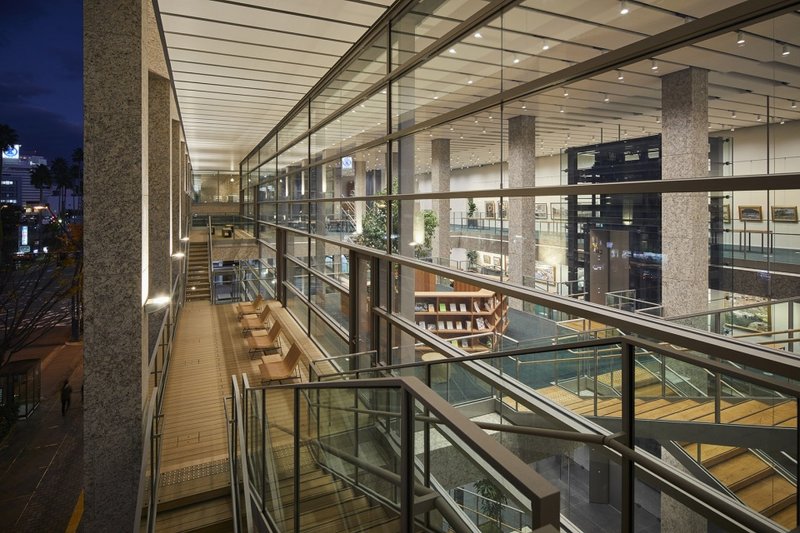 Floors of different heights are connected to the exterior © Suzuki Bunjin Photo Office