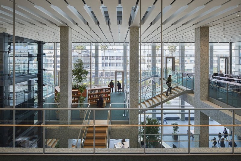 "personal services" spaces are arranged on each floor © Suzuki Bunjin Photo Office