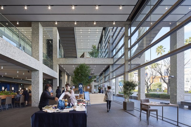 The lobby on the ground floor © Suzuki Bunjin Photo Office
