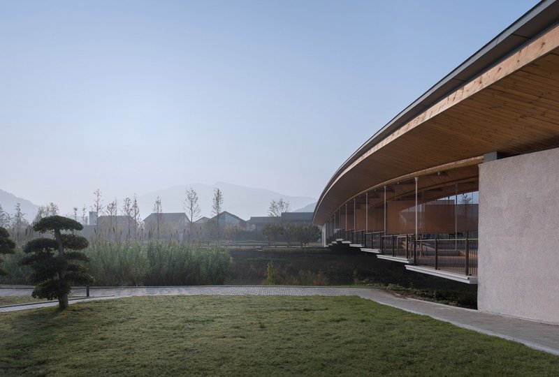 Side view © Liangshan