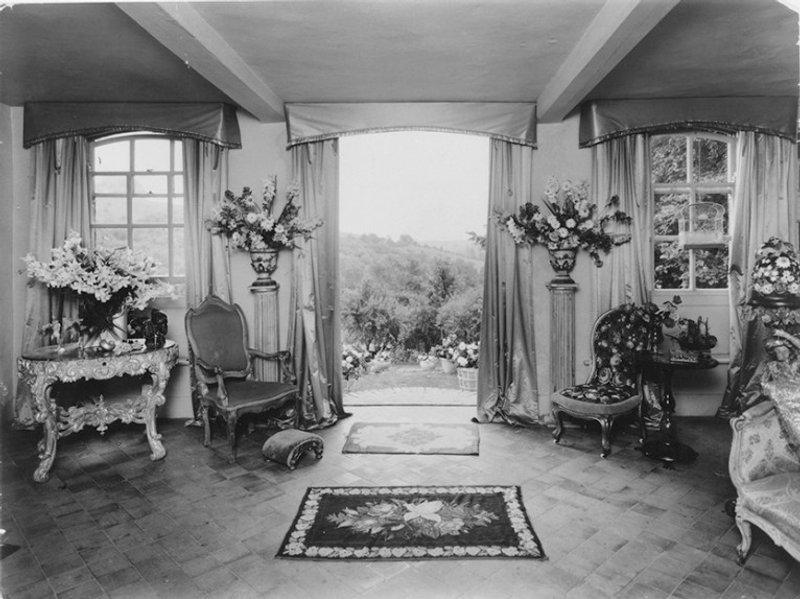 &nbsp; Cecil Beaton, Salon in Ashcombe, Wiltshire, England, 1930-45 (Photo: 1932)© The Cecil Beaton Studio Archive at Sotheby's, Courtesy of Andrew Ginger.&nbsp;&nbsp;