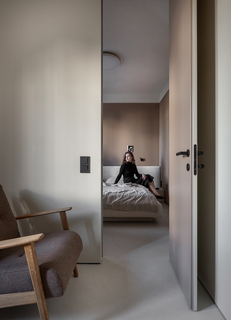 Hidden door to the master bedroom&nbsp;© ZROBIM architects