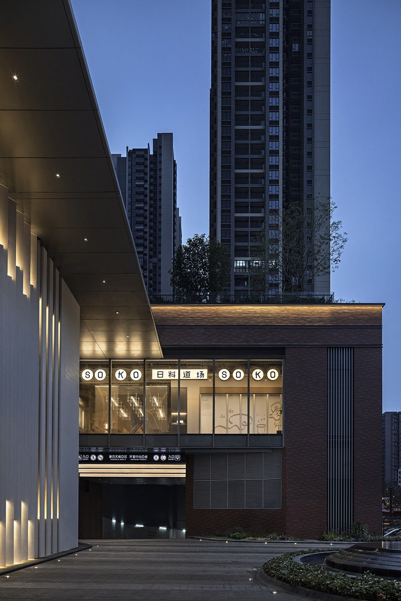 The appearance of the restaurant viewing from outside © YUANSTUDIO