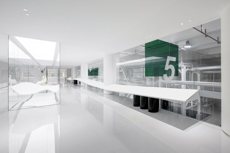 The specimen of the goose placed in a transparent glass&nbsp;©Meng Qingwei, Xie Yilun, Wu Ruozheng